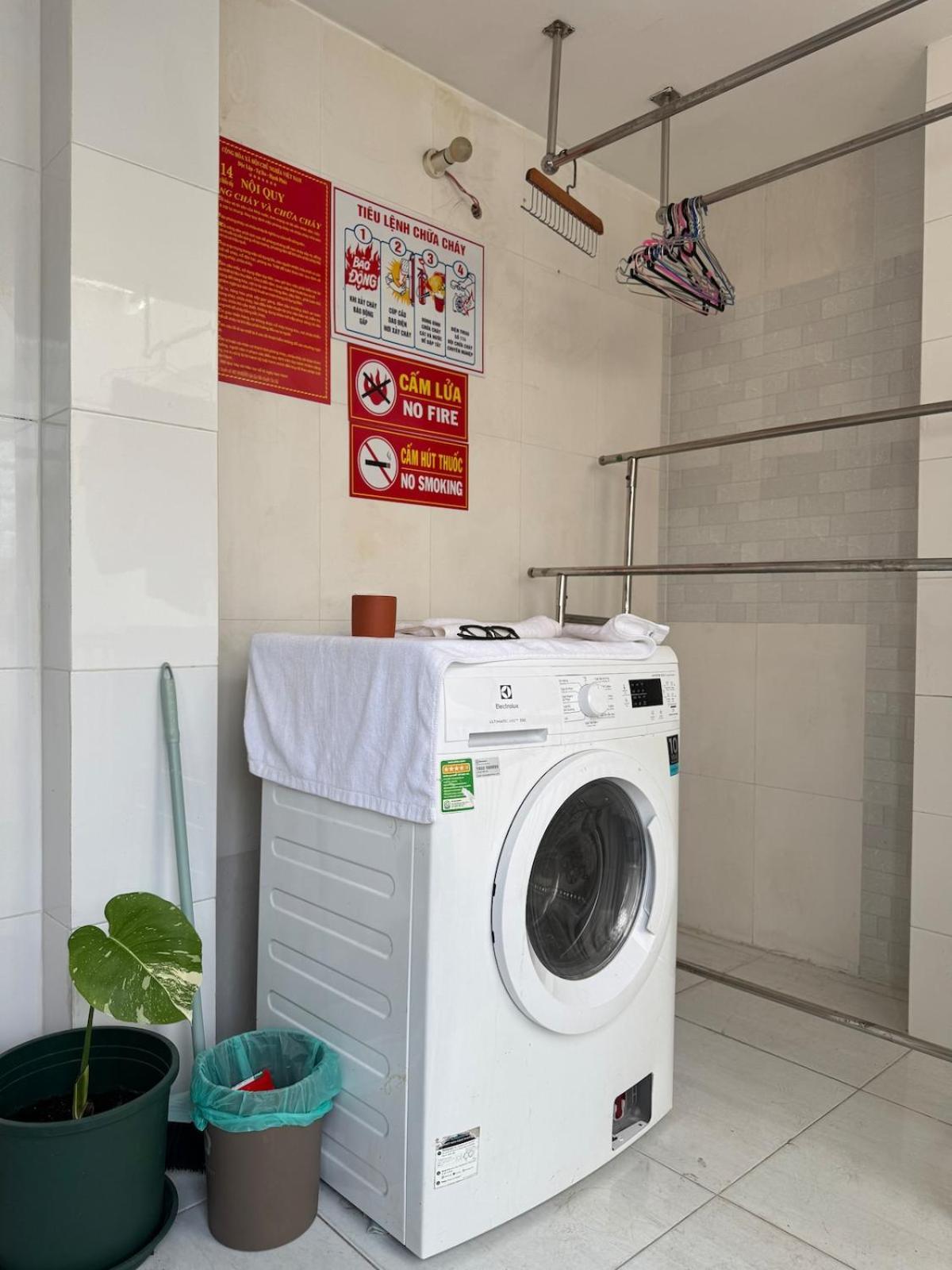 Lexyshouse - Warm Space In Ho Thi Ky Flower Market *